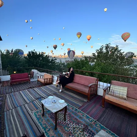 Tombak Cappadocia * Cavusin